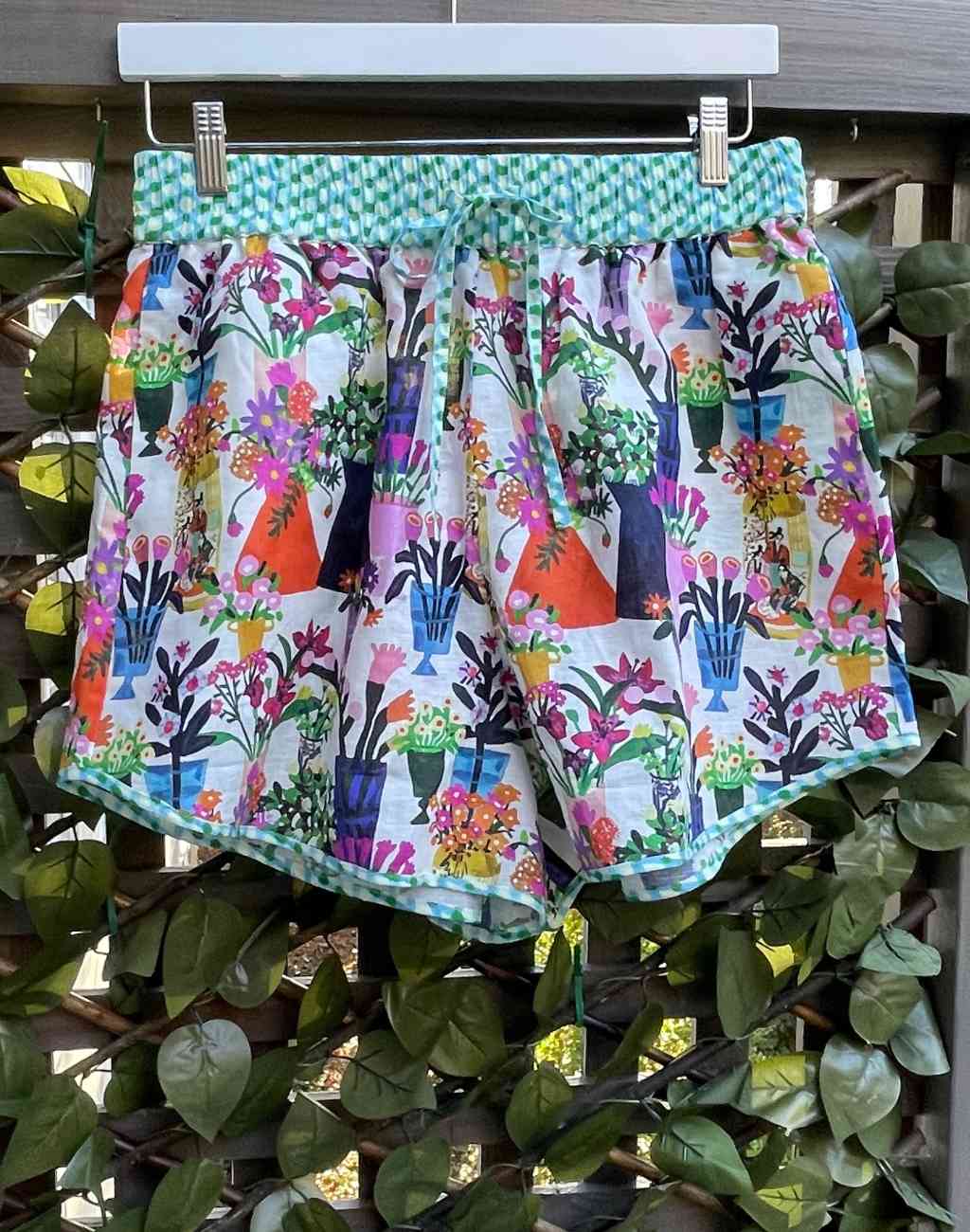 Thale Shorts with Vibrant Floral Print - Visit Nifty CeliaB 